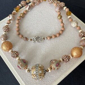 Neutral colors beaded necklace